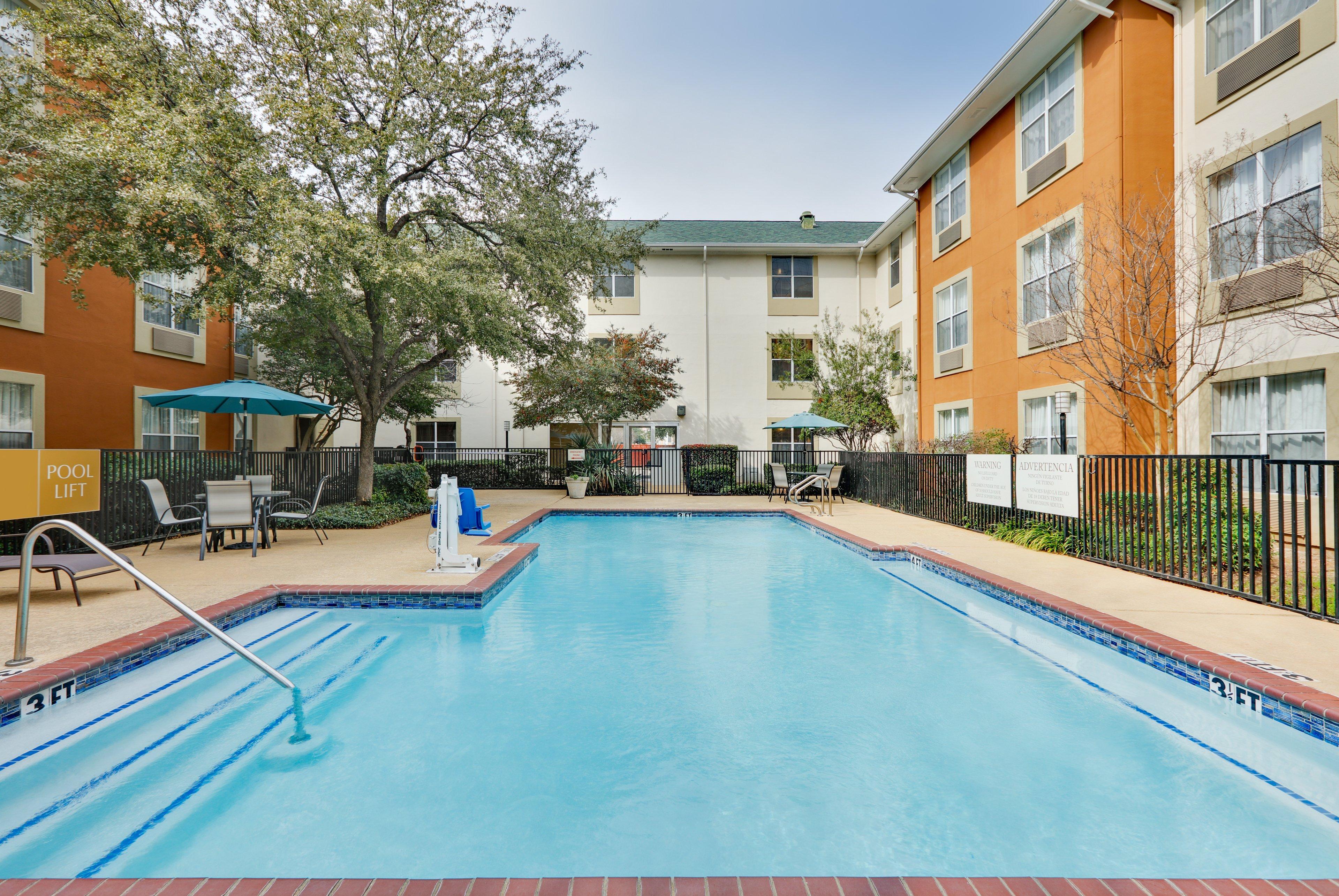 Candlewood Suites Dallas Market Center-Love Field By Ihg Bagian luar foto