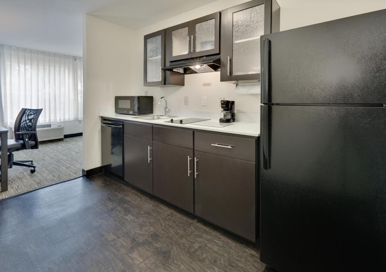 Candlewood Suites Dallas Market Center-Love Field By Ihg Bagian luar foto