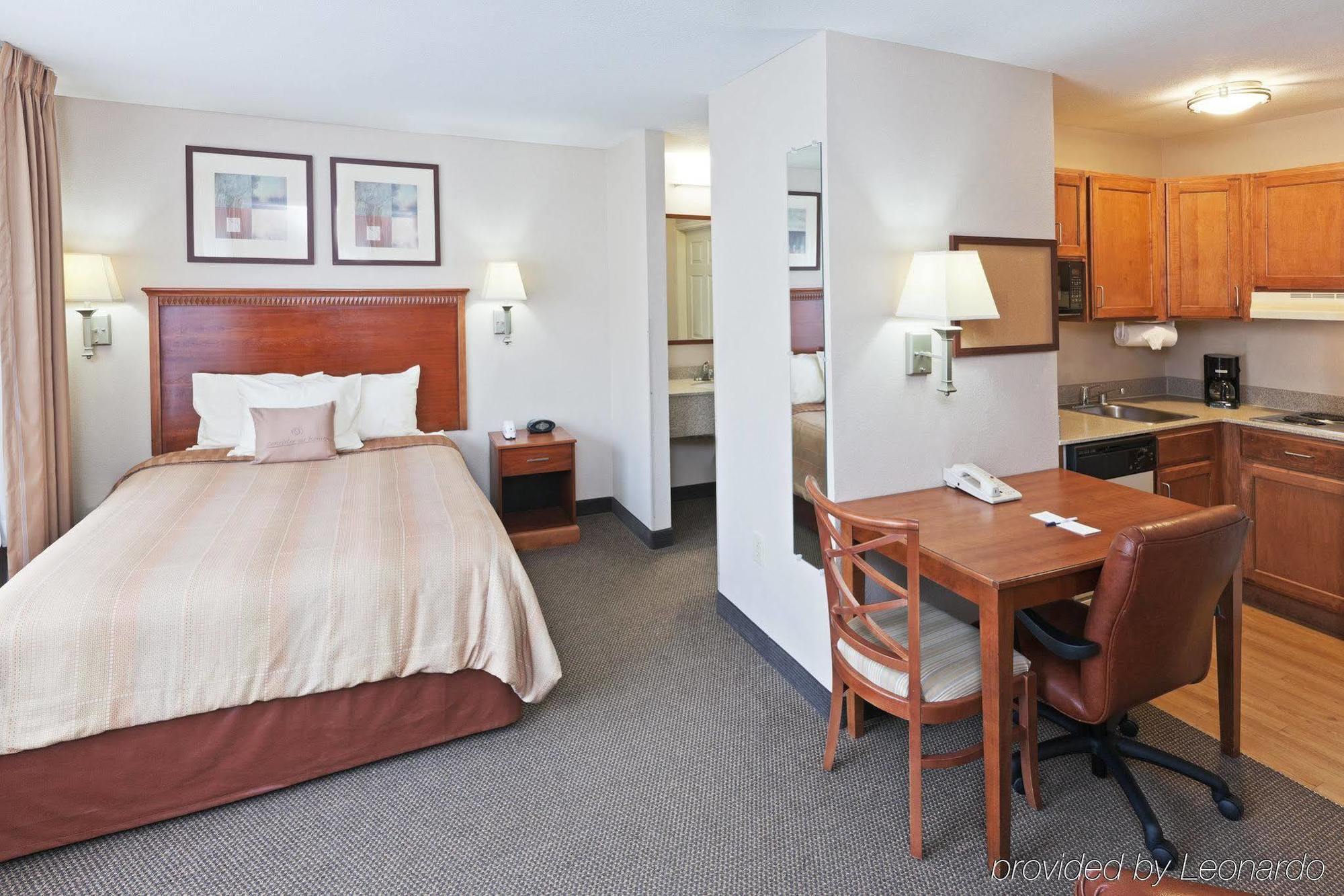 Candlewood Suites Dallas Market Center-Love Field By Ihg Bagian luar foto